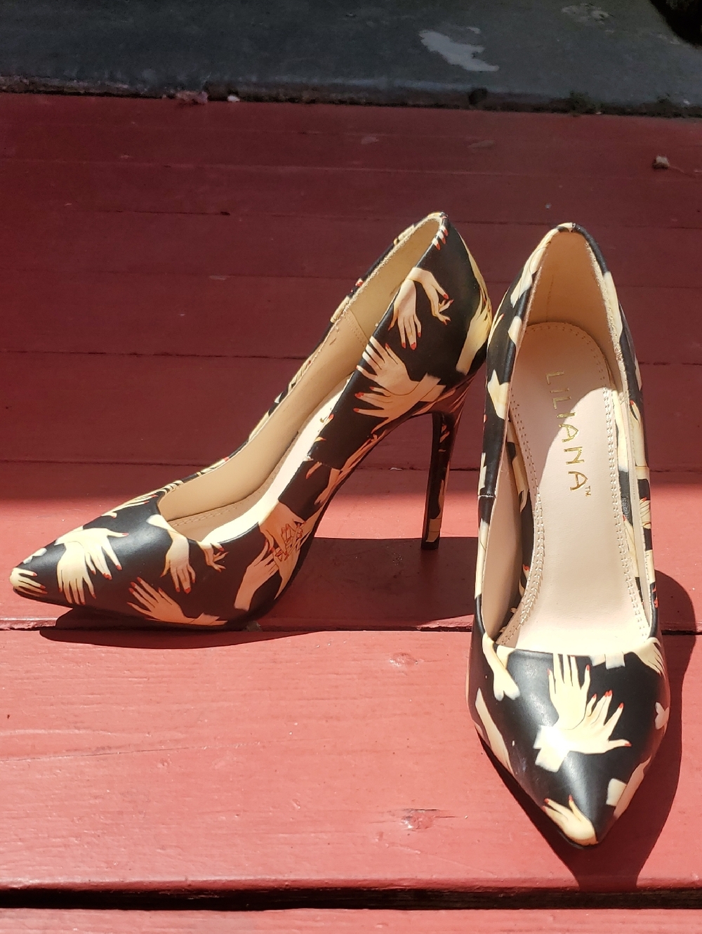 Liliana Black with Cream Hand-Print Pointed Toe Stilettos Brand New.